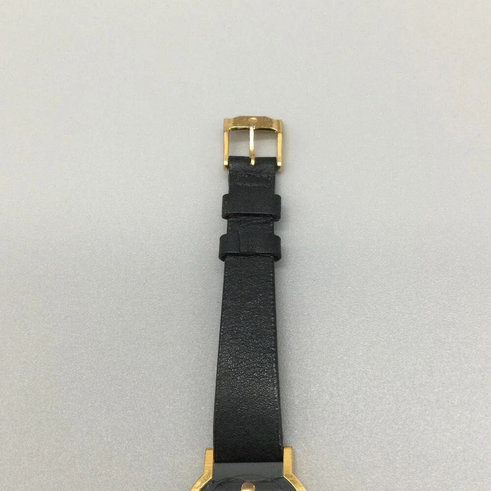Vtg Movado 87-90-820 Womens Watch 24mm Cracked Crystal Not Running For Parts